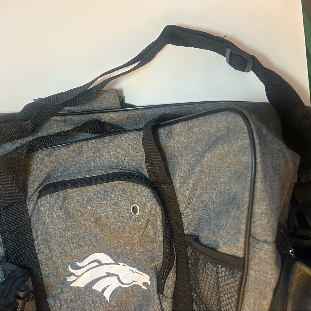 Broncos Gray Sports Duffel/gym/ overnight Bag - Picture 12 of 13